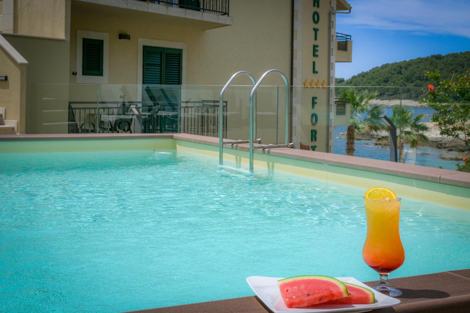 Hotel Fortuna Milna  Ngoại thất bức ảnh