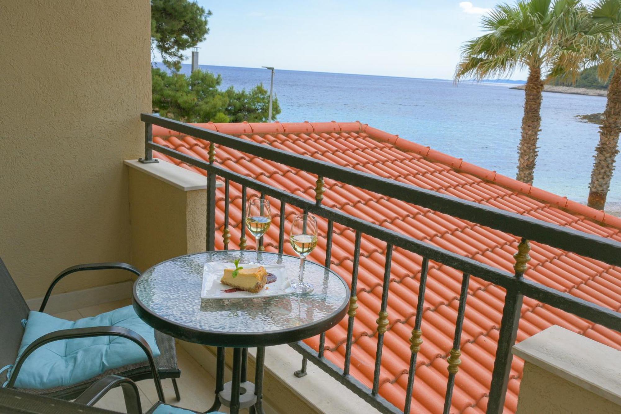 Hotel Fortuna Milna  Ngoại thất bức ảnh