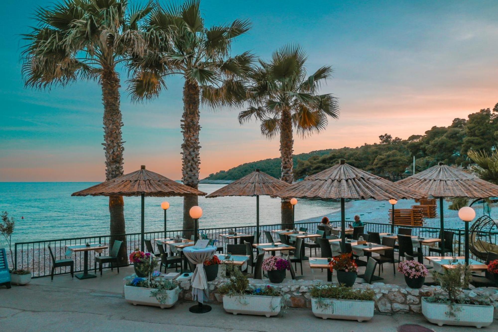 Hotel Fortuna Milna  Ngoại thất bức ảnh