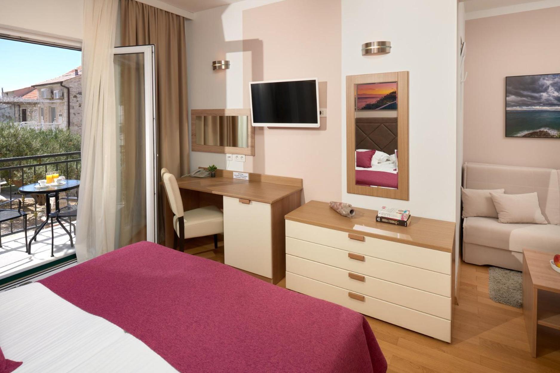 Hotel Fortuna Milna  Ngoại thất bức ảnh